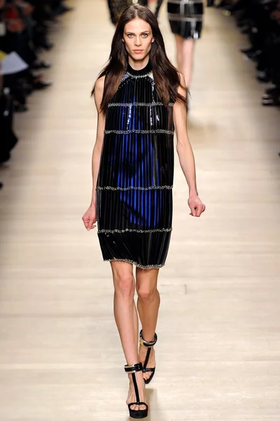 Look 37